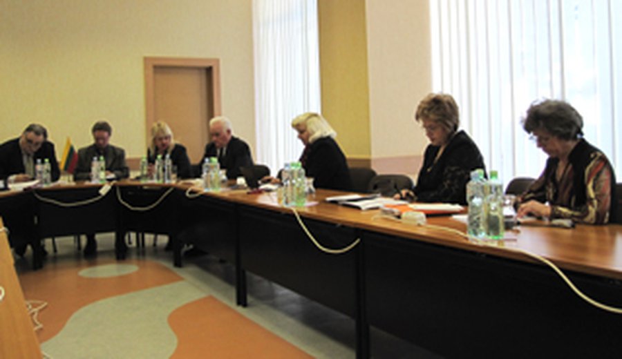 Комитет социальных дел предлагает подвергнуть новые тарифы основательной проверке - В Висагинасе