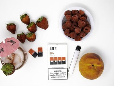 Сейм запретил электронные сигареты с наполнителями, содержащими сахар и подсластители - Литва и страны Балтии