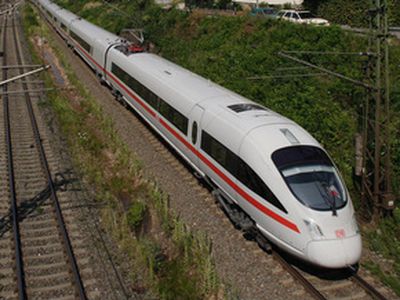 Пьяный немец выжил после того, как его переехал поезд - Хобби, отдых и развлечения