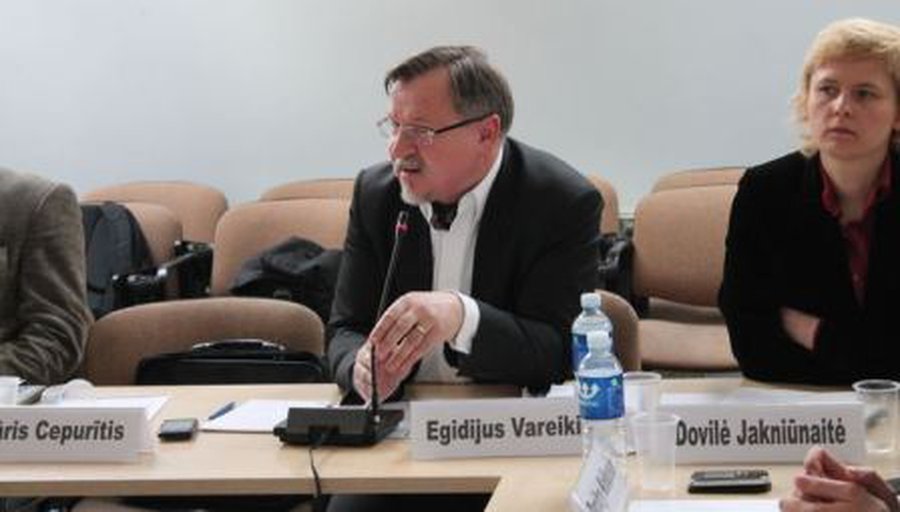 После избиения жены в психиатрическую больницу увезен консерватор Эгидиюс Варейкис - Литва и страны Балтии