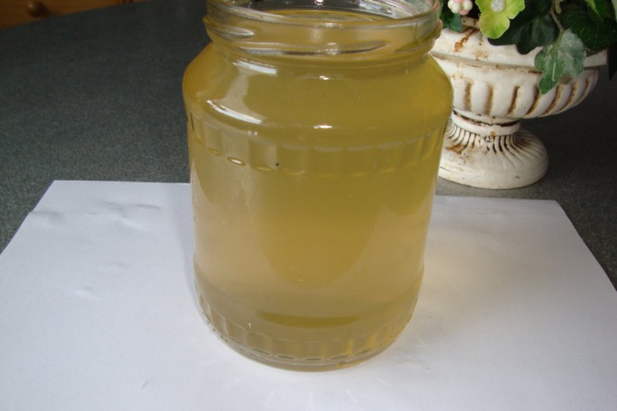 Вместо воды течет желтая жидкость. Куда обращаться? - В Висагинасе