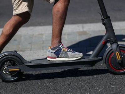 Парламент Литвы постановил: часть самокатов и газонокосилок должны быть застрахованы - Литва и страны Балтии