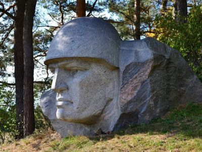 Политики Литвы предложили провести массовую ревизию захоронений советских солдат - Литва и страны Балтии