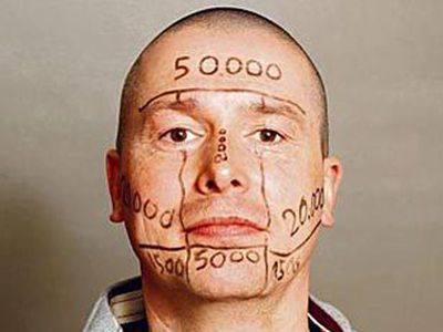 Немец выставил на продажу рекламные места на лице - Хобби, отдых и развлечения