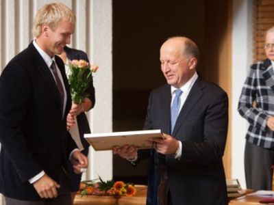 В правительстве олимпийцам вручили символические премиальные чеки - Литва и страны Балтии