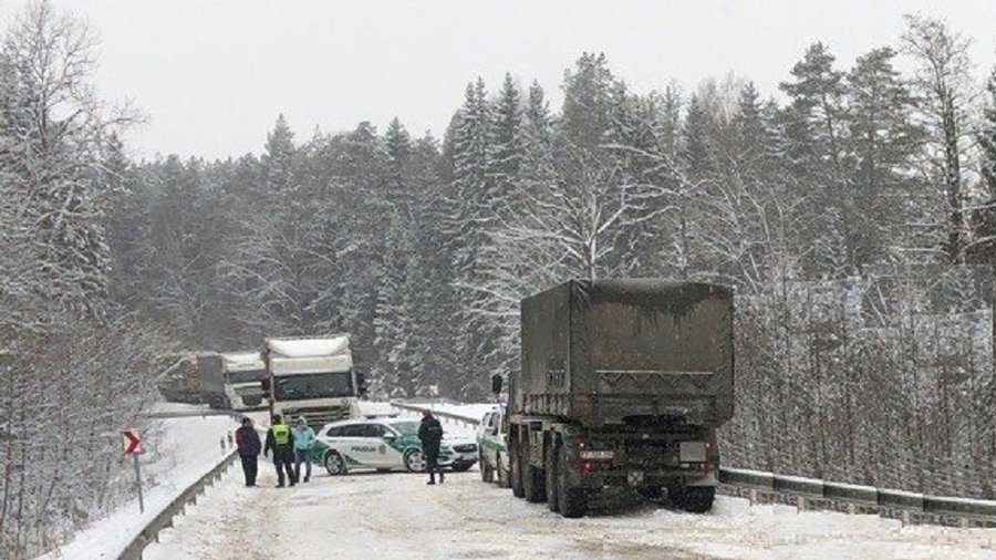 В ДТП с военным грузовиком погибли две пассажирки легкового автомобиля, один пассажир получил ранения - Происшествия и криминал