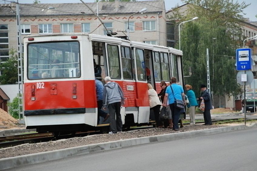Трамвай в Даугавпилсе можно заказывать и для экскурсий, и для девичников

                                                                