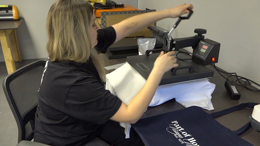 Работа кипит. В инновационном кластере действуют новые мастерские (видео) - В Висагинасе