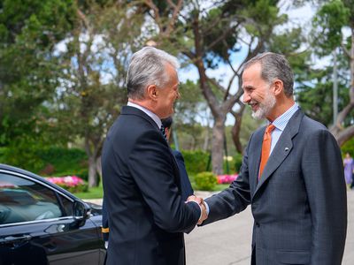 Президент встретился с королем Испании Филиппом VI - В Мире