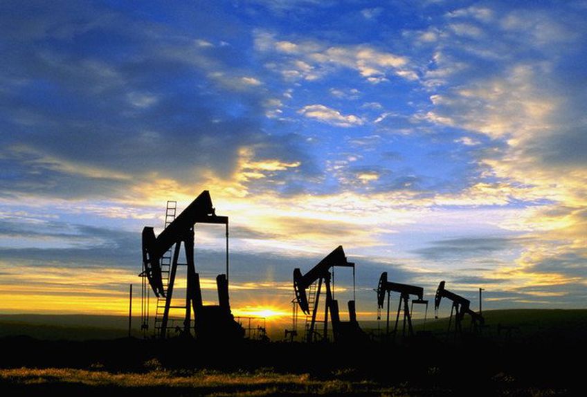 Россия и ОПЕК готовятся сократить объемы добычи нефти