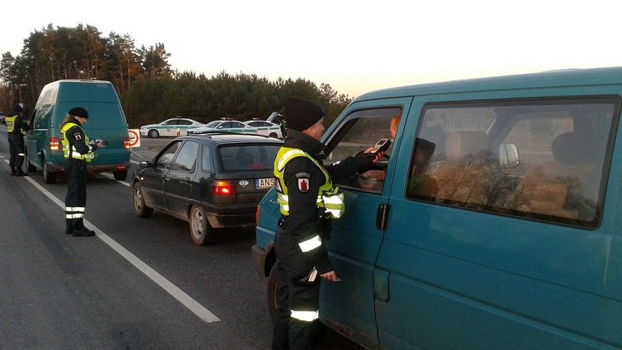 В Висагинасе без предупреждения был проведен рейд полиции - Происшествия и криминал