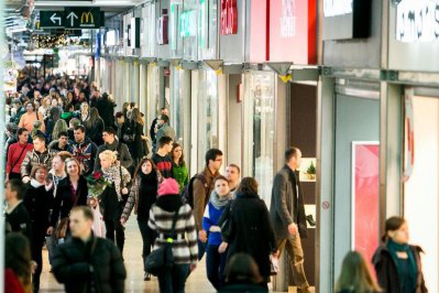 „Akropolis“ trumpam paskendo tamsoje, pirkėjai negalėjo išeiti į lauką - Lietuva ir Baltijos šalys