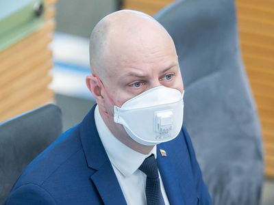 Министр здравоохранения обязал медиков работать на каждом рабочем месте циклами - Литва и страны Балтии