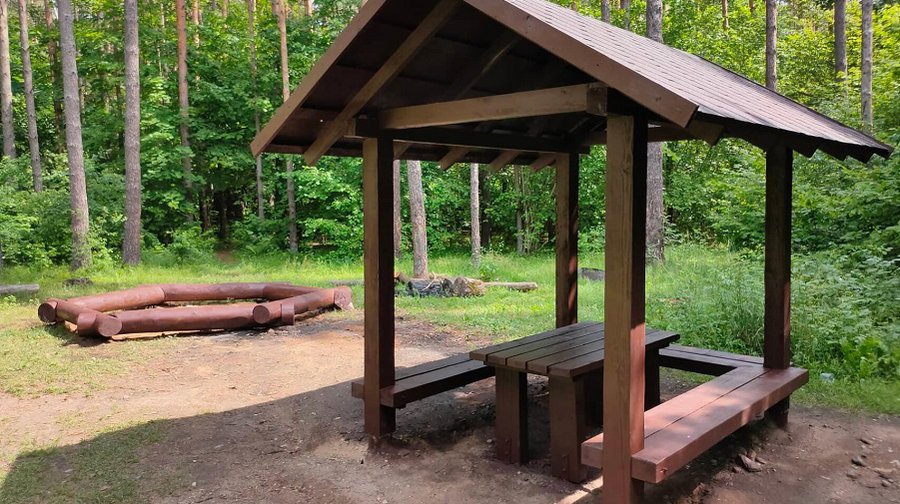 Оборудованы новые места отдыха напротив III микрорайона - В Висагинасе