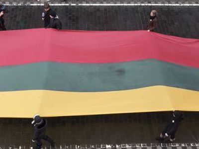 В Литве хотят завершить процесс люстрации - Литва и страны Балтии