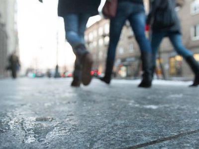 Больница переполнена пострадавшими на скользких улицах - Литва и страны Балтии