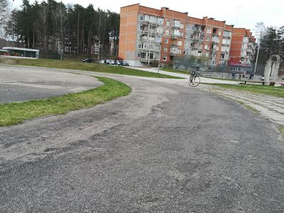 Будет ли приводиться в порядок территория у бывшей 4 школы? - В Висагинасе