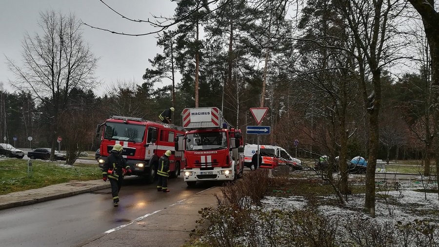 Три пожарные машины на одну кастрюлю супа - В Висагинасе