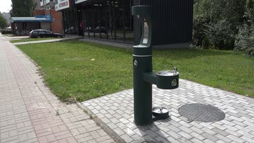В Висагинасе заработали современные фонтанчики с питьевой водой (видео)