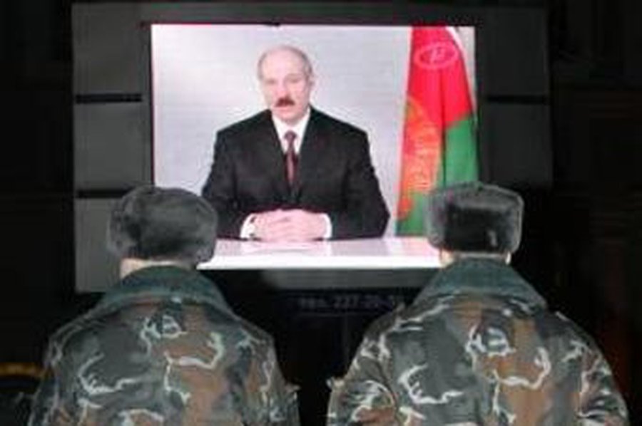 Белорусская пропаганда: Хоть с Дьяволом, но против России - В Мире