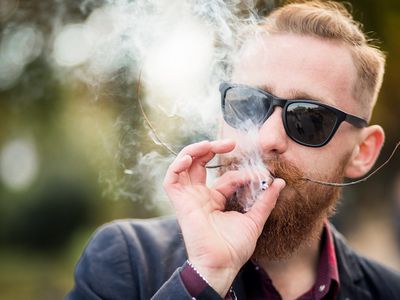 Литва из-за теневой торговли куревом лишилась 66 млн. евро - Литва и страны Балтии