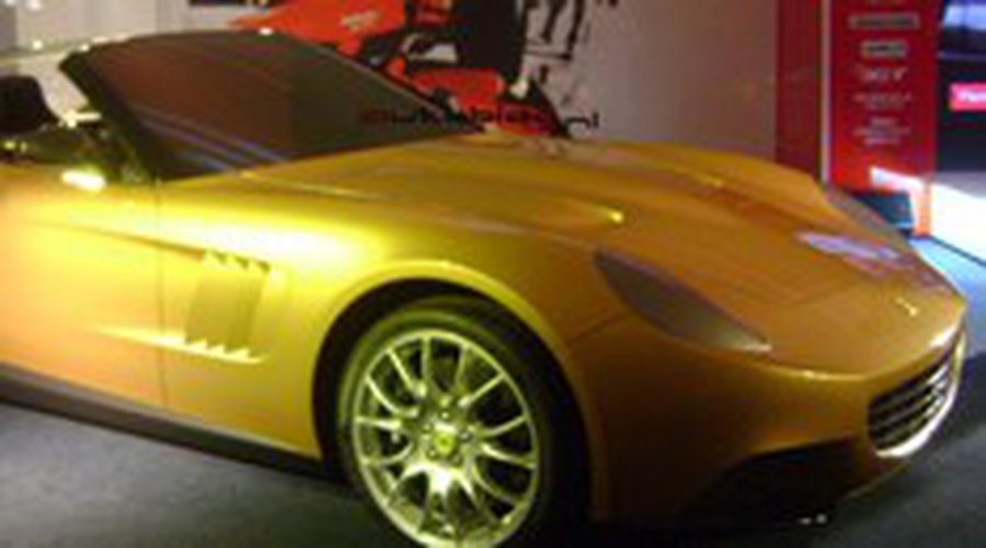 Итальянцы создали «золотую» Ferrari - Хобби, отдых и развлечения