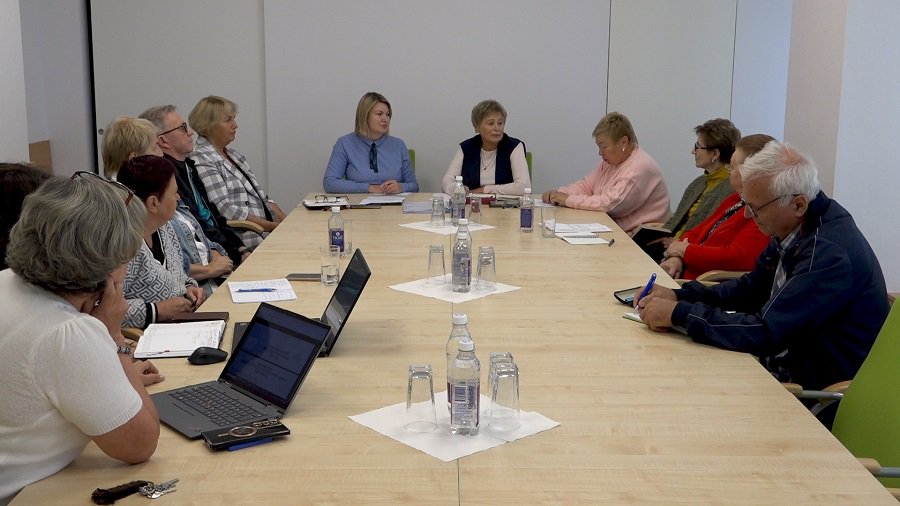 Совет сеньоров ознакомили с проектами для пожилых людей (видео) - В Висагинасе