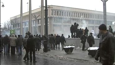 Во время беспорядков в Вильнюсе задержаны 80 человек 

