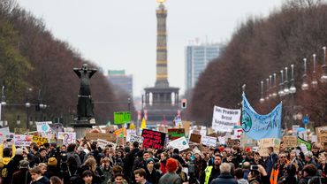 Berlyne tūkstančiai mokinių dalyvavo demonstracijoje prieš klimato kaitą