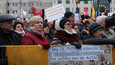 Бастующие учителя Литвы призвали президента наложить вето на госбюджет на 2019 год