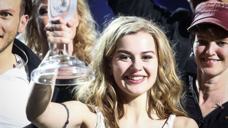 Победительницу "Евровидения" обвиняют в плагиате (Сравните песни) - Культурные и спортивные мероприятия