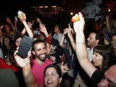 Сенат Нью-Йорка разрешил заключать однополые браки - В Мире