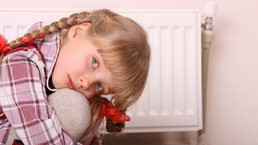 Родители должны будут позаботиться, чтобы ребенок до 6 лет не оставался один - Литва и страны Балтии