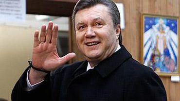Суд приостановил решение украинского ЦИК о победе Януковича