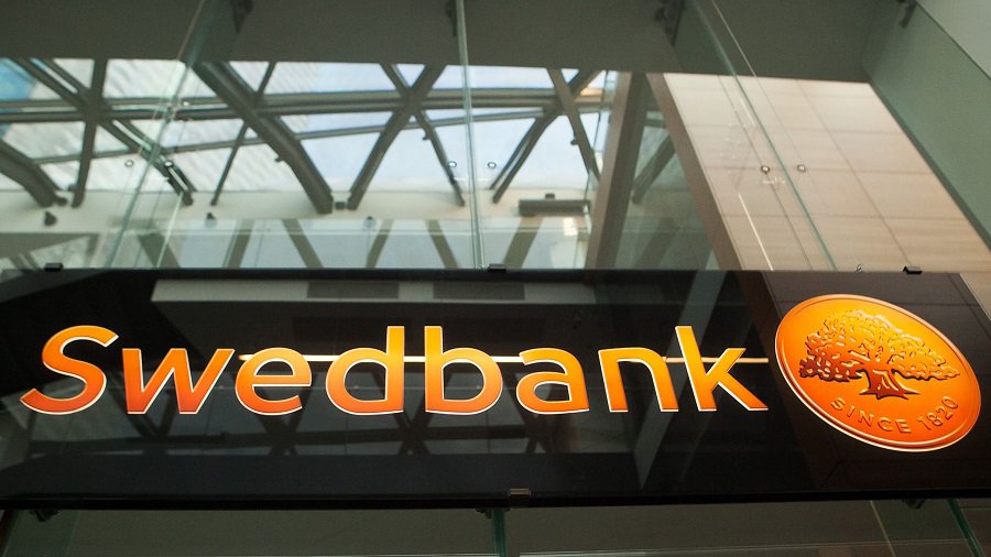 Акции "Swedbank" за два дня подешевели на 20 проц - Экономика и бизнес
