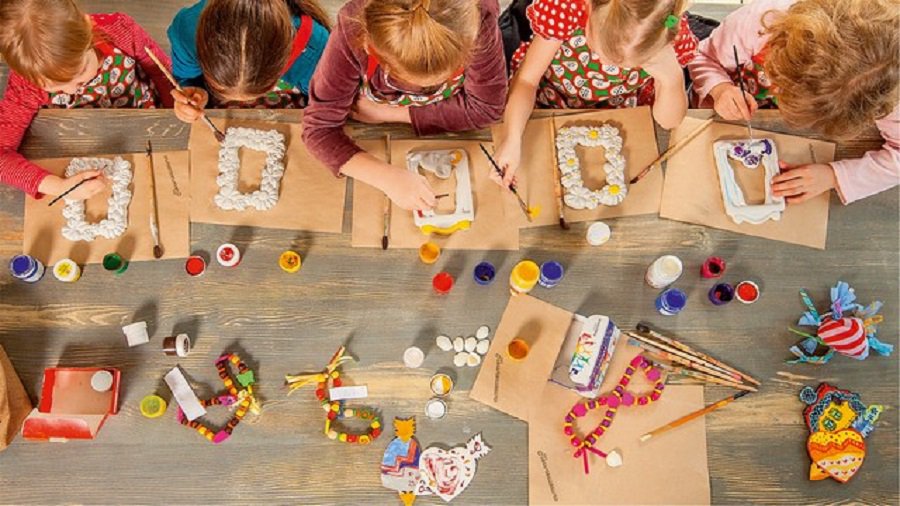 Предлагается не облагать налогами расходы за посещаемые детьми кружки - Литва и страны Балтии