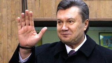 Янукович ликует и уже меняет курс Украины: на Россию
