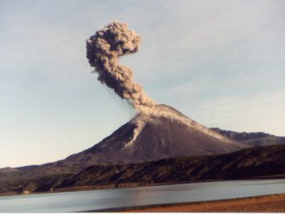 Исландцы планируют добывать топливо из вулкана - Энергетика