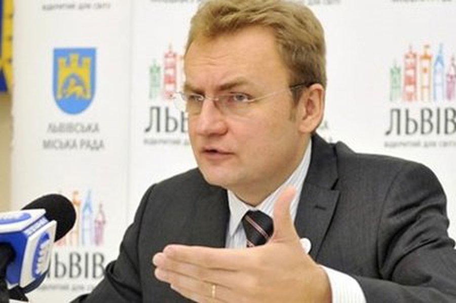 Мэр Львова обвинил в беспорядках 9 мая «русских фашистов»

                                 - В Мире