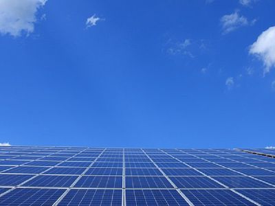 Toksika начинает строительство парка солнечных панелей в Шяуляйском районе - Энергетика