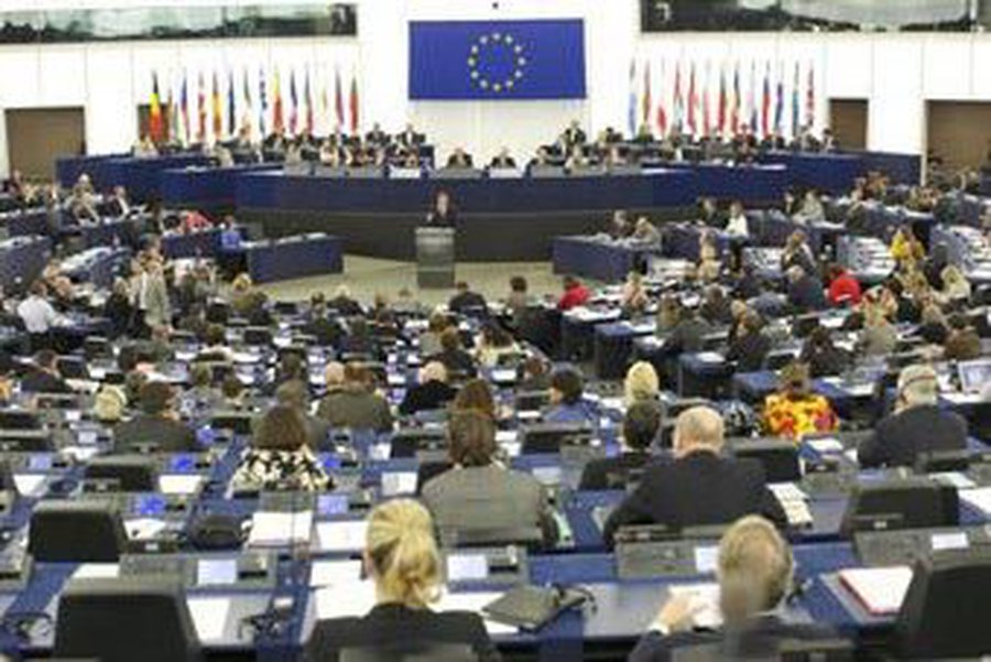 Страны ЕС разошлись во мнениях по условиям спасения Греции                                 - В Мире