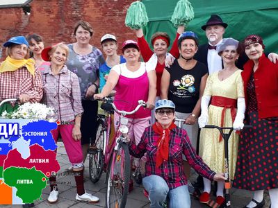 «Старость меня дома не застанет, я в дороге...» - Соседи