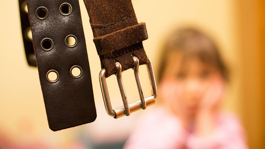 Детский врач, помогающий избитым детям: люди не верят, что такое возможно - Литва и страны Балтии