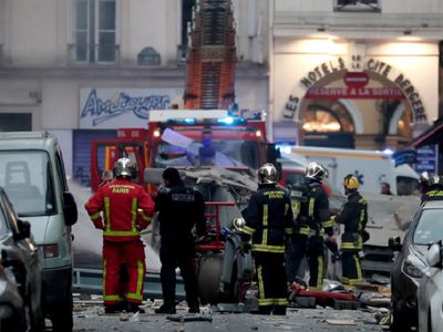 В результате взрыва в центре Париже пострадали более 20 человек - В Мире