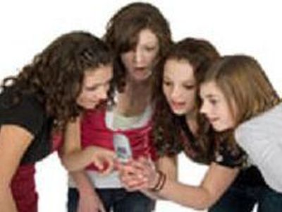 Британскую молодежь охватила мода на «сексмс»: все чаще обмениваются откровенными фото 
 - Хобби, отдых и развлечения