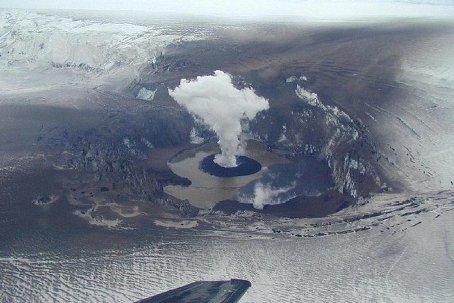 В Исландии началось извержение вулкана Гримсвотн - В Мире