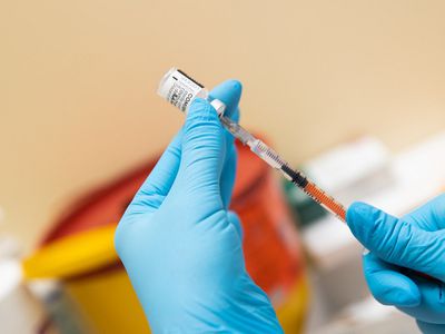 Для сомневающихся по поводу четвертой дозы прививки от коронавируса - разъяснение экспертов - Литва и страны Балтии