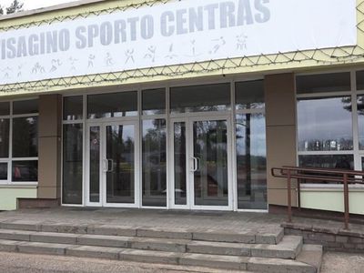 Родители 23 детей не получили ответа, почему их дети не принимаются в отделение биатлона спортцентра (видео) - В Висагинасе