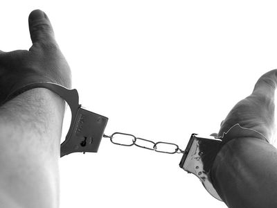 Vilniuje iš nusikalstamos organizuotos grupės asmenų išimti kilogramai narkotinių medžiagų, stambios pinigų sumos - Įvykiai ir kriminalas