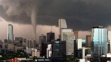 Centrinėje JAV dalyje siautę tornadai pražudė 16 žmonių                